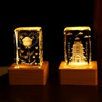 Vente en gros de cubes en cristal K9 vierges pour gravure laser 3D avec base lumineuse en bois, cube en cristal vierge avec boîte cadeau