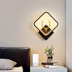 Lámpara de pared de hierro LED moderna personalizada con soporte cuadrado de Control remoto y Base de bombilla B22/E26 fácil de empotrar para dormitorio de Hotel en casa - Product Image 4