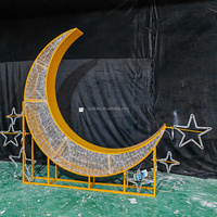 Décoration de Ramadan 2026, thème islamique du Moyen-Orient, ambiance festive et paisible, lumières LED 3D motif lune de 2 mètres pour l'Aïd
