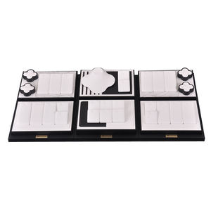 ชุดจัดแสดงเครื่องประดับหนัง PU ดีลักซ์แบบกำหนดเอง พร้อมที่แขวนจี้และสร้อยคอ สำหรับร้านขายเครื่องประดับ - Product Image 1