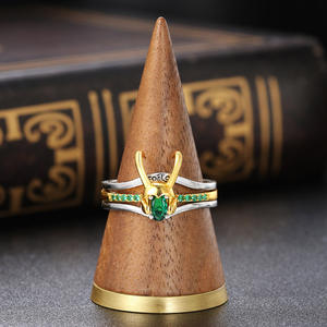 Trois en un anneau <span class=keywords><strong>Loki</strong></span> <span class=keywords><strong>Thor</strong></span> plaqué or 18 carats bague en diamant vert Cosplay Anime accessoires <span class=keywords><strong>Loki</strong></span> casque anneau pour Couple bijoux - Product Image 4