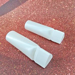Tubos Cosméticos de Plástico PP Blancos Personalizados, Forma Triangular Especial, con Tapa de Rosca Triangular de Doble Pared para Envasado de Crema y Limpiador Facial - Product Image 3