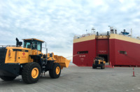 Penggerak Empat Roda 4x4 Crab Mobile Mini Backhoe Loader Mesin Cummins Daya Tinggi 0.6T-3Ton Loader Kecil