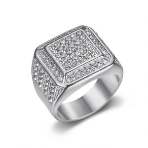 Anello da Uomo Hip Hop Iced Out Bling, Gioielli alla Moda in Acciaio Inossidabile Placcato Oro 18K PVD con Zirconi CZ, per Matrimonio e Fidanzamento - Product Image 6