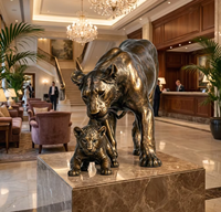 Statue de groupe de lionnes et de jeunes en bronze coulé, style nature sauvage réaliste, taille personnalisée, pour musée et galerie