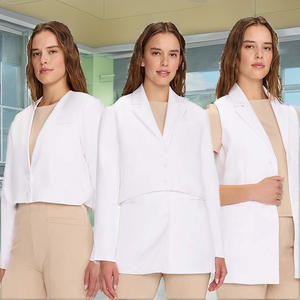 Bata Larga Delgada Premium para Mujer, Uniforme Médico de Hospital, Diseño Estampado, Reutilizable, 100% Fibra de Bambú - Product Image 2