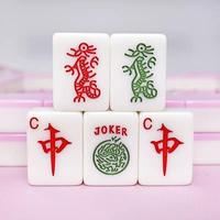 Jeu de Mahjong américain de luxe personnalisé en acrylique rose, 166 pièces, avec table de jeu portable