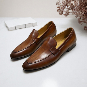 รองเท้าหนังวัวแท้ทรง Loafer สไตล์เรโทรเรียบง่ายสำหรับผู้ชาย รุ่นใหม่ เหมาะสำหรับใส่ทำงานหรือในงานแต่งงาน - Product Image 3