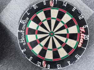 Tablero <span class=keywords><strong>de</strong></span> dardos profesional FIBRE-502 con cerdas <span class=keywords><strong>de</strong></span> alambre redondas <span class=keywords><strong>de</strong></span> fibra <span class=keywords><strong>de</strong></span> sisal <span class=keywords><strong>de</strong></span> alta calidad para jugadores <span class=keywords><strong>de</strong></span> Sudáfrica - Product Image 2