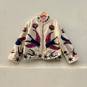 Chaqueta Acolchada de Algodón Crema Hecha a Mano para Mujer, Elegante Cuello Mao, Mangas Largas, Estilo Abierto - Product Image 1