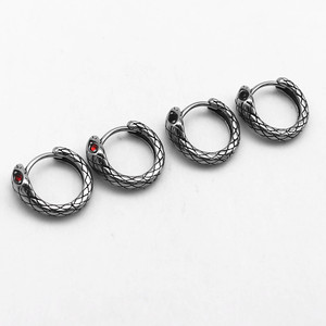 Pendientes de Aro con Forma de Serpiente yunnique, Acero de Titanio, Ojos Rojos y Negros, Diseño Animal Unisex - Product Image 3