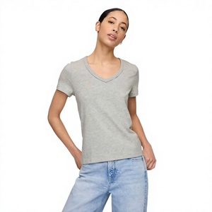 T-shirt pour femme à col en V au design exclusif, tissu doux de qualité supérieure, coupe ajustée, manches courtes, haut tendance, personnalisation de marque, vente en gros directe usine - Product Image 1