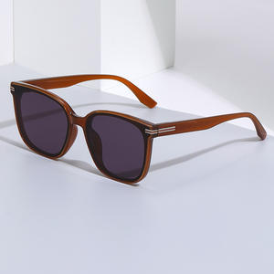 แว่นกันแดดทรงแคทอายสีดำ Unisex ป้องกันรังสียูวี 400 เลนส์โพลาไรซ์ TAC กรอบ PC ระดับ 2 สำหรับกิจกรรมกลางแจ้ง - Product Image 4