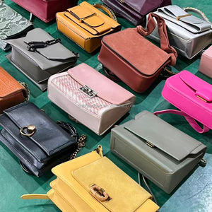 A18.6 Listo para enviar: Bolsos <span class=keywords><strong>de</strong></span> <span class=keywords><strong>segunda</strong></span> <span class=keywords><strong>mano</strong></span> <span class=keywords><strong>de</strong></span> alta calidad, fardos mixtos, bolsos casuales <span class=keywords><strong>de</strong></span> cuero con cadena para mujer, bolsos usados para mujer. - Product Image 1