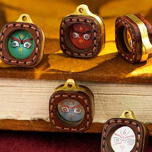 Mini Thangka <span class=keywords><strong>de</strong></span> Cuero FYC, Accesorios para Pulseras DIY, Verde Amarillo, Amuleto <span class=keywords><strong>de</strong></span> la Riqueza, Ojo <span class=keywords><strong>de</strong></span> Dharma, Cinco Direcciones, Fijo - Product Image 2