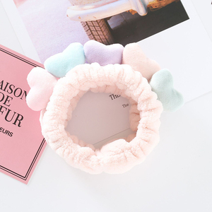 Wholesales लड़कियों प्यारा दिल डिजाइन चेहरा धोने आलीशान Hairband नरम दिल मीठा ऊन लोचदार हेडबैंड - Product Image 5