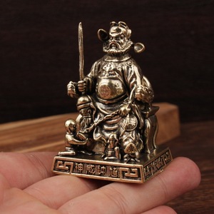 Figurine en laiton Zhong Kui, artisanat de style chinois, ornement de table pour la décoration de la maison - Product Image 3