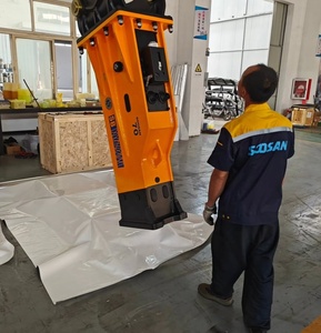 Casse-pierres hydraulique SOOSAN SB 70 pour excavatrices de type boîte de 16 à 21 tonnes, moteur de machines de construction essentielles, garantie 1 an - Product Image 1