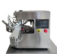 Machine de remplissage et de bouchage semi-automatique pour sachets, idéale pour les petites usines