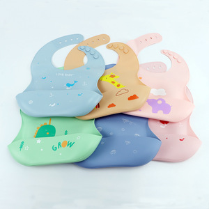 Baberos de silicona para bebé, tipo arco, sin BPA, de 0 a 12 meses, con estampado de dibujos animados, accesorio para alimentación - Product Image 2
