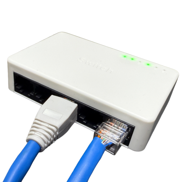 Cost-Effective 5 Port Fast Ethernet Switch , RJ45 Connection Plug and Play for Small Office & Home