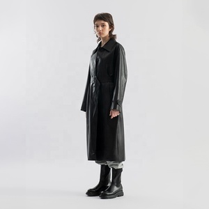 2024 giacca con cintura con colletto rovesciato nera di alta qualità <span class=keywords><strong>Trench</strong></span> lunghi in finta pelle sintetica da donna - Product Image 5