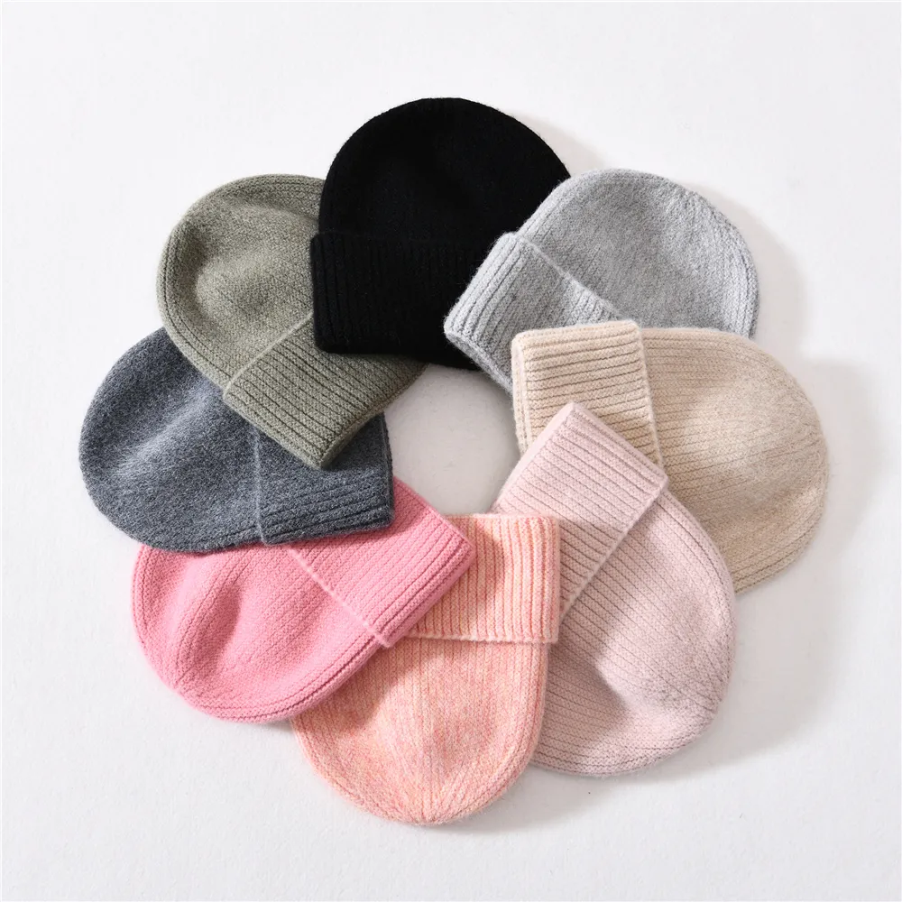 Wholesale Winter Warm Unisex Soft Cashmere Wool Hats With Big Real Fluffy Raccoon Fur Pompom Women Custom Knitted Tie Dye Beanie