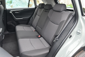 Toyota RAV4 : Grande Remise sur Véhicules Hybrides et Électriques SUV Neufs et D'Occasion – Économique et Durable - Product Image 5