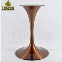 Or rose luxueux # Base de table Tulip en acier inoxydable 304 avec coque extérieure brossée et plaque supérieure en fer avec revêtement en poudre noire