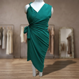 Nouvelle Robe Mini Asymétrique de Créateur en Coton Lavable et Respirant avec Liens à la Taille, Bretelles et Décoration Drapée à Motif Uni - Product Image 2
