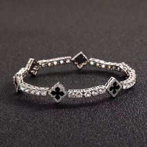 กำไลข้อมือเทนนิสเคลือบเงา <span class=keywords><strong>Clover</strong></span> Enamel CZ ประดับเพชร CZ ชุบทอง 18K สวยงาม ขายส่งจำนวนมาก รับผลิตแบบ OEM ODM จากโรงงานโดยตรง ของขวัญสำหรับเพื่อนเจ้าสาว เครื่องประดับสำหรับผู้หญิง - Product Image 3