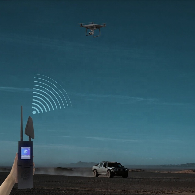 Handheld DJI Autel UAV Detection System 600MHz-5.95GHz Signal Drone Detector 360° Coverage 1-2KM Security Protection