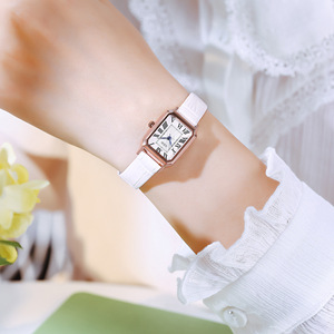 Reloj cuadrado minimalista de estilo coreano, elegante reloj de cuarzo para mujer, correa de cuero resistente al agua. - Product Image 4