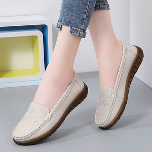 <span class=keywords><strong>Chaussures</strong></span> plates décontractées pour femmes Nouveaux mocassins en cuir avec fond souple Design de chignon farci à la vapeur antidérapant - Product Image 4