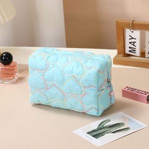 Bolsas de Maquillaje Pequeñas Acolchadas con Forma de Corazón para Niñas, Bolsas de Cosméticos, Neceseres de Belleza, Bolsas de Aseo con Logotipo Personalizado - Product Image 1