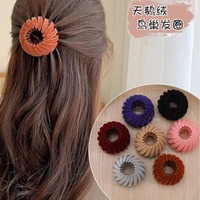 En gros, accessoire de coiffure rétractable en plastique style doux, avec velours floqué, design nid d'oiseau et boule en fer, pour maintien de queue de cheval haute