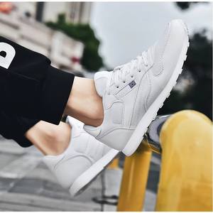 A05 Zapatillas de deporte ligeras de malla transpirable para hombre Tendencia de moda y zapatos casuales para caminar/correr con estilo de lujo - Product Image 5