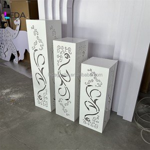 Table à gâteau en PVC et acrylique LEDA / Support à fleurs Socle piédestal pour fête Support de route pour fête Socle carré pour mariage pour fête - Product Image 4