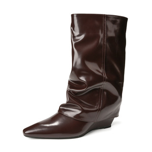 Bottes moto en cuir verni à talon compensé bas et bout pointu, mi-mollet, confortables à enfiler, pour femme, modèle 5198 - Product Image 5