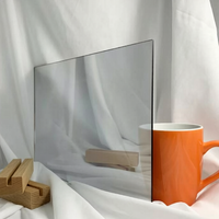 Plaque acrylique miroir couleur avec finition miroir argent, or et champagne pour aménagement de magasin et accent mural