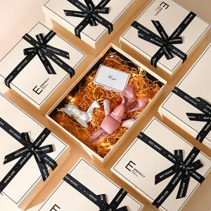 Großhandelspreis Fabrik-Geschenkbox für Süßigkeiten Verpackung Hochzeitsgeschenk Schachtelknoten Schokolade Luxus-Geschenkboxen