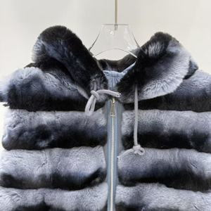 <span class=keywords><strong>Gilet</strong></span> en fourrure de <span class=keywords><strong>lapin</strong></span> Rex véritable réversible tendance, veste en fourrure de chinchilla pour femmes, veste à capuche en fourrure pour 2026 - Product Image 3