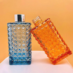 Vente en gros usine – Bouteille d'arôme carrée <span class=keywords><strong>de</strong></span> 250 ml à <span class=keywords><strong>motif</strong></span> diamant, en <span class=keywords><strong>verre</strong></span> sans flamme, imprimable par estampage à chaud - Product Image 4