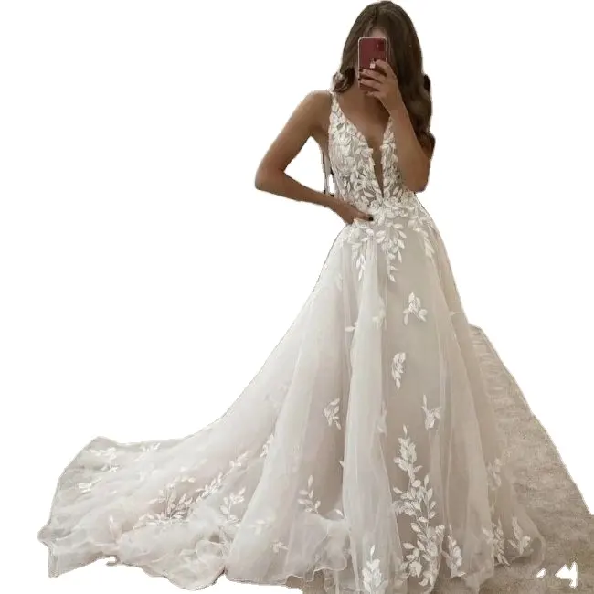 Wedding Dresses 2023 Bohemia V-Neck Beach Bridal Gown Vintage A-Line Appliques Long Tail Wedding Dresses