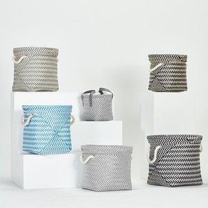 Linge coloré à la main panier en plastique tissé PP <span class=keywords><strong>plage</strong></span> paille panier pour la maison - Product Image 1