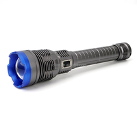 Lampe torche LED rechargeable étanche IP44 de 8000 lumens avec zoom et faisceau réglables pour le camping en plein air