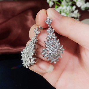 Eleganti Orecchini Pendenti Scintillanti per Donne, Orecchini Lunghi da Indossare Quotidianamente e per Feste, Gioielli alla Moda - Product Image 3