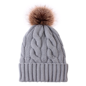 Nouveau design – Bonnets décontractés en acrylique tricoté épais et chaud avec <span class=keywords><strong>pompon</strong></span> pour <span class=keywords><strong>femme</strong></span> – Collection automne-hiver du fabricant - Product Image 3