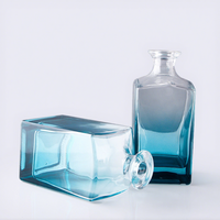 Bouteille en verre colorée dégradée personnalisée par le fabricant pour le vin, le whisky, les spiritueux, les boissons, le diffuseur, l'emballage