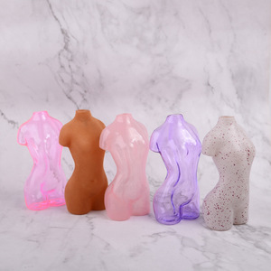 Diffuseur d'aromathérapie en rotin, figurine humaine artistique, 100 ml, désodorisant d'air frais, décoration pour salon et bureau - Product Image 1
